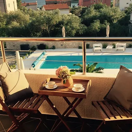 Petiva House Apartamento Banjol