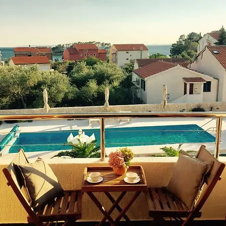 Petiva House Banjol